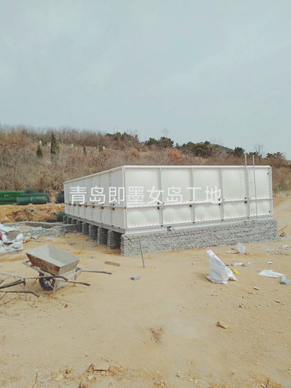 青島（dǎo）玻璃鋼水箱